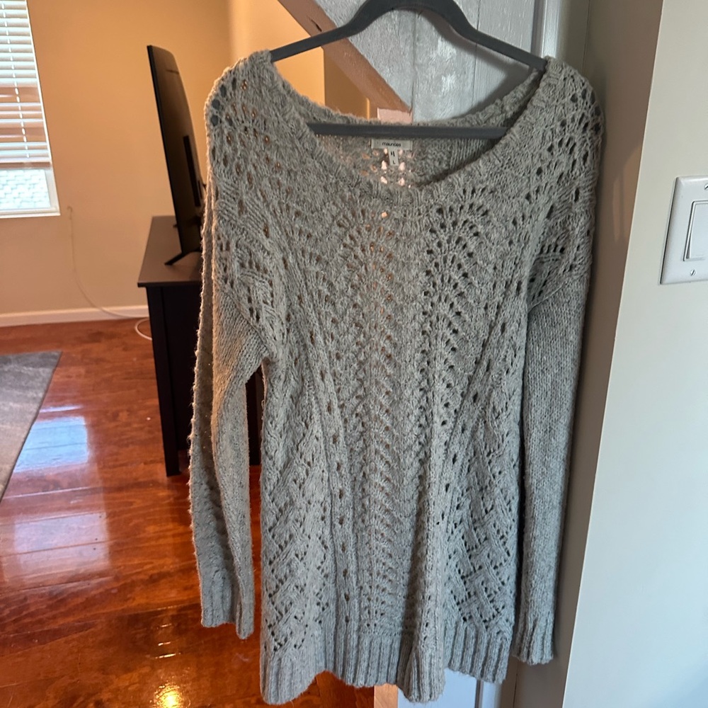 Elegant Gray Women's Sweater